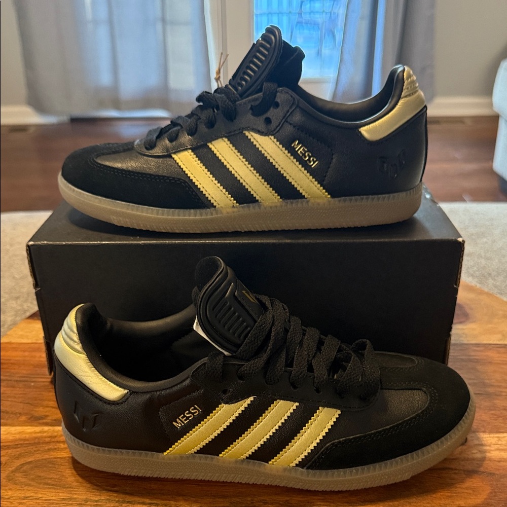 Adidas Samba Messi J Size 4.5Y/6W